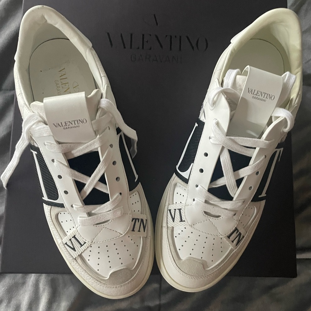 Authentic Valentino Mens sneakers